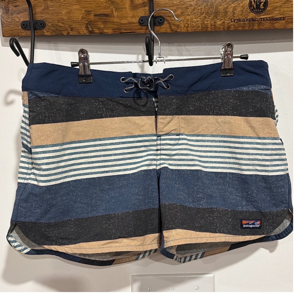 Patagonia Womens Wavefarer Board Shorts 8 Striped Swim Summer Coastal Surf Water